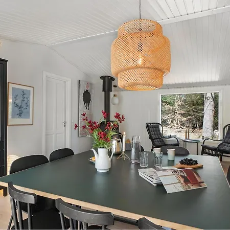4 Bedroom Awesome In Holiday home *