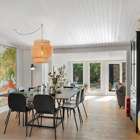 Holiday home 4 Bedroom Awesome In