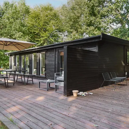 Holiday home 4 Bedroom Awesome In Frederiksvaerk
