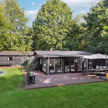 Holiday home 4 Bedroom Awesome In